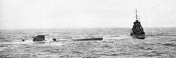 HMS Bulldog with U-110